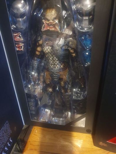 Sideshow Predator Classic