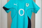 Vintage Puma 2010/11 Ireland Rugby away jersey