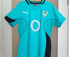 Vintage Puma 2010/11 Ireland Rugby away jersey