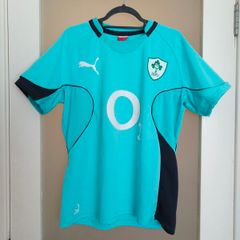 Vintage Puma 2010/11 Ireland Rugby away jersey