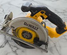 DeWalt DCS391 Cordless Circular Saw skillsaw