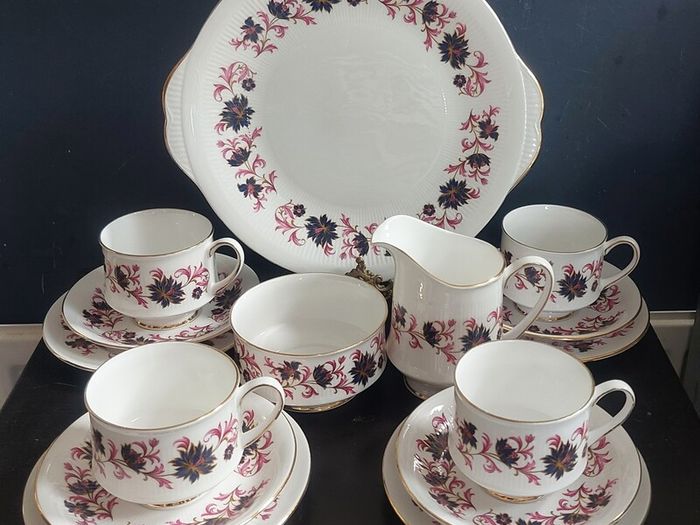 Fabulous Vintage China Tea for Four Teaset, by the Quality Maker Paragon Fine Bone China in the Stylish "Michelle" Pattern