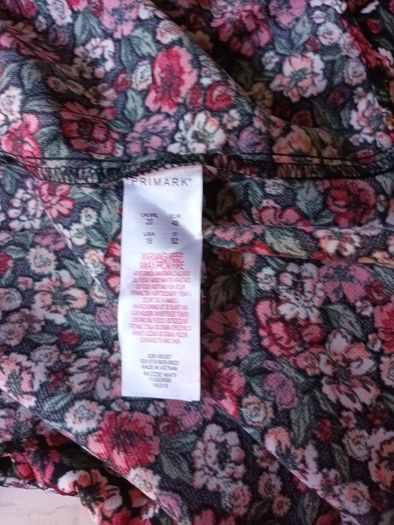 Primark  Dress.   S.20. New.  Size 20.
