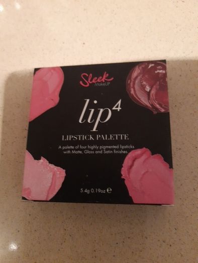 Sleek Lip 4 Palette with Mirror.