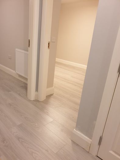 Laminate flooring service