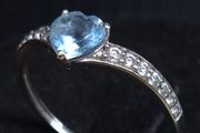 Vintage 9ct White Gold Blue Heart Ring