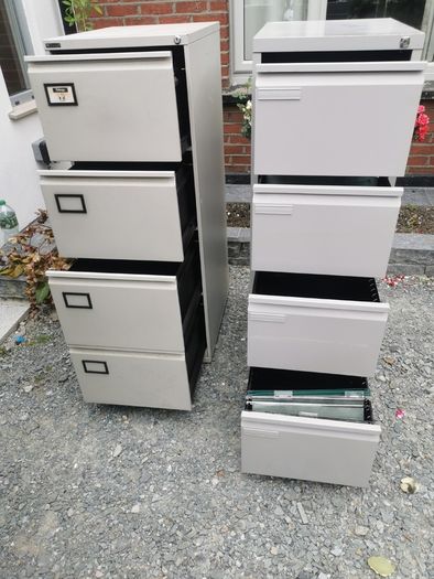 Metal cabinet