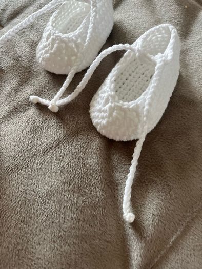 baby shoes and matching headband