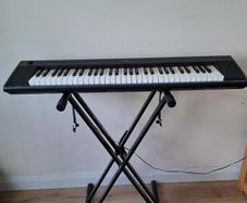 Yamaha Piaggero NP-12 Keyboard + Stand + Adapter