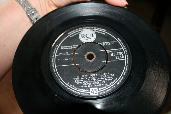 Single Vinyl's  85 pieces