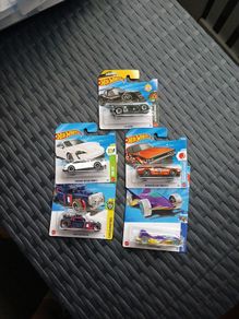 Hot wheels set of 5