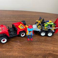 Playmobil 3754 - Red jeep with trailer & bikes