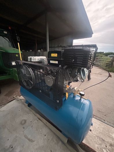 Hyundai Compressor 200L