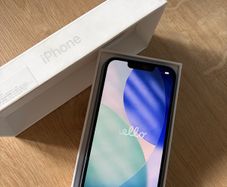 iPhone 14 - 100% battery - immaculate condition