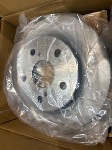 New Toyota Auris Rear Discs with Brake Pads