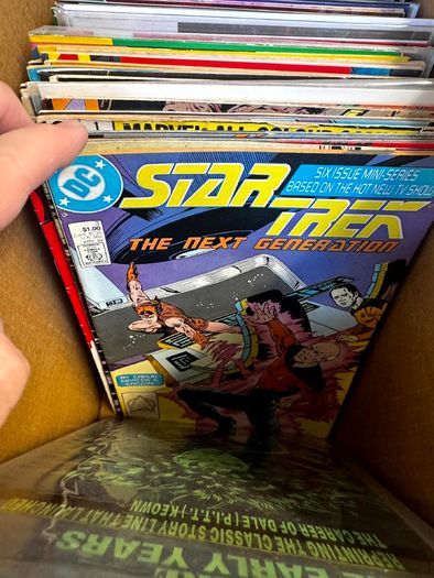 DC, Marvel Long Comic Box w 290 comics for Sale