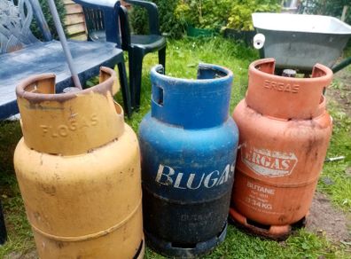 gas cylinders  3 of them