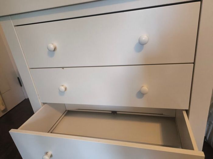 Cot toddler bed with matching Drawers from mamas & papas