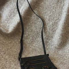 Small shoulder bag