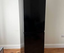 Hisense Black Freestanding Fridge Freezer