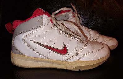 Nike basketball boots size 2