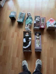 Selection of 8 beautiful porcelain and Victorian-style collectable dolls