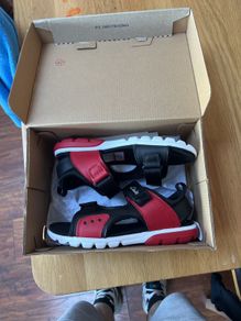 Kids sandals Clarkes 13 1/2G never worn