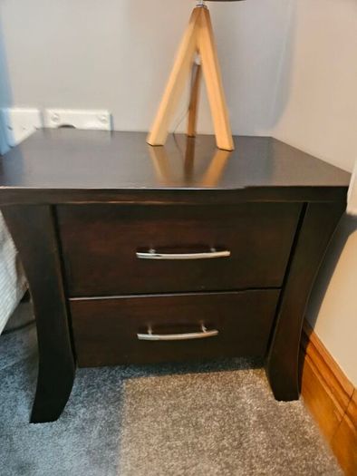 King size bed, 2 x lockers, 1 wardrobe and 1 chest of drawers
