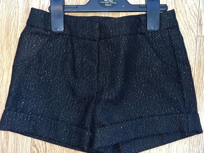 Dunnes Girl Occasion Glitter Shorts age 6 (21" waist)