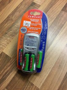 Fameart Ni-CD and Ni-MH Battery Charger inc 4 Batteries