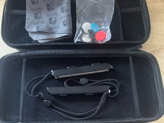 Nintendo Switch 32GB + 512GB Micro SD