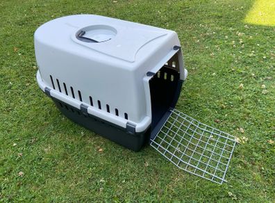Pet carrier