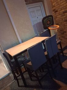 table and 4 chairs