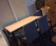 table and 4 chairs