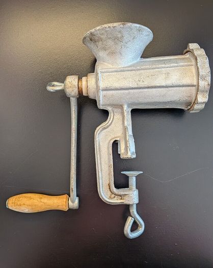 No 10 Manual Meat Mincer Cast Metal Table Clamp Grinder Complete Rustic