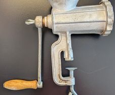 No 10 Manual Meat Mincer Cast Metal Table Clamp Grinder Complete Rustic