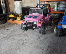 electric toy car / jeep