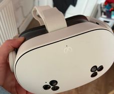 Meta Quest 3S 128GB All-In-One Mixed Reality Headset and Controllers