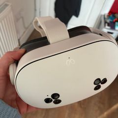 Meta Quest 3S 128GB All-In-One Mixed Reality Headset and Controllers