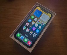 iPhone XR 256GB Unlocked