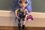Rainbow High -Holly De'Vious (Blue) doll