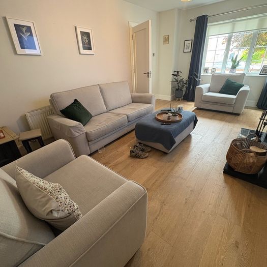 Price drop ! Three piece suite - excellent quality