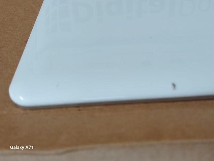 Samsung Galaxy Tab 2, Model GT-P5110, White, Comes with charging Cable, Pin Locked, for parts or repair