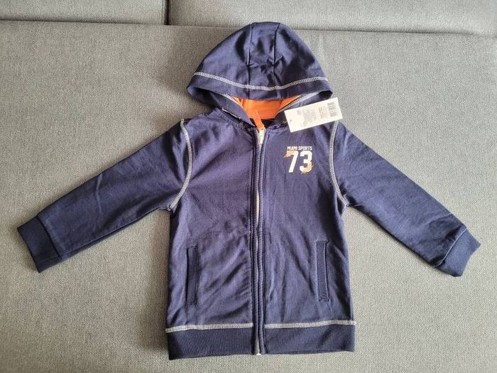 BNWT - F&F Boy's Hoodie - size: 2-3 years