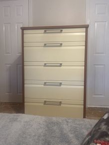 chest of drawers