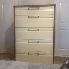 chest of drawers