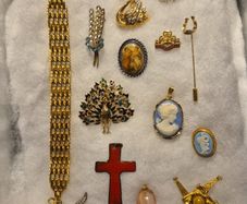 Rare Find: 16 Vintage items Bundle
