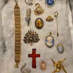 Rare Find: 16 Vintage items Bundle