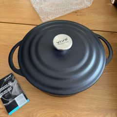 Brand new Vivo by Villeroy and Boch Group Cast Iron Casserole Dish with Self-Basting Pan Lid