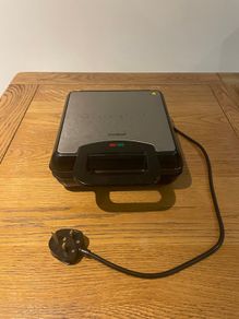 Waffle maker
